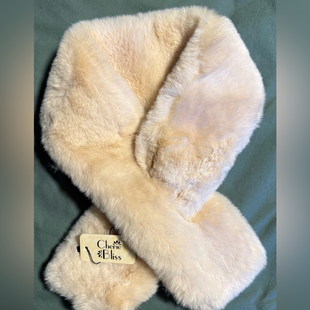 Cream Faux Fur Scarf